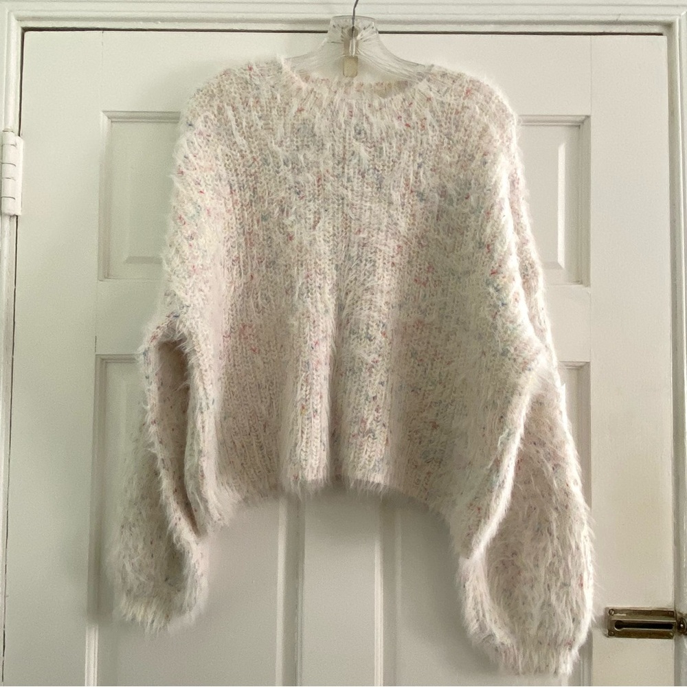 Forever 21 Cropped Oversized Drop Shoulder Sweater Large White Pastel Fuzzy Soft